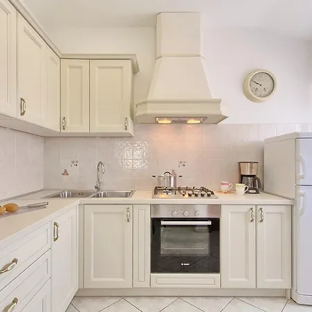 Top App 5 Min Arena Amphitheater * Pula