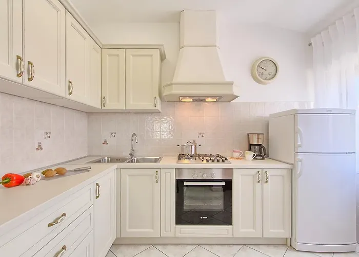 App 5 Min Arena Amphitheater * Pula