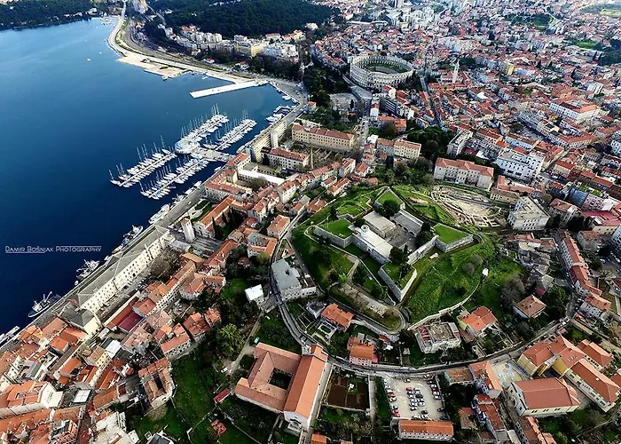 App 5 Min Arena Amphitheater Appartement Pula